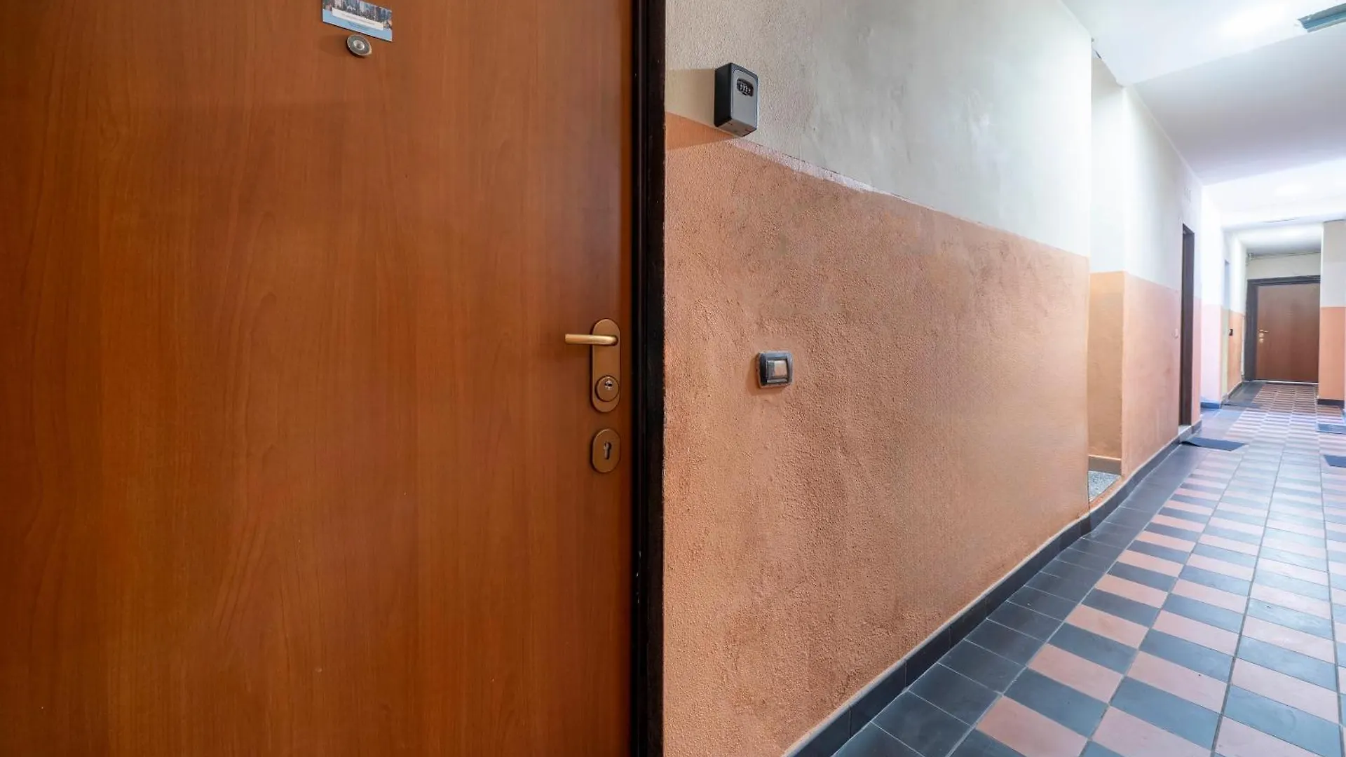 Milan Saint George Apartment 0*,